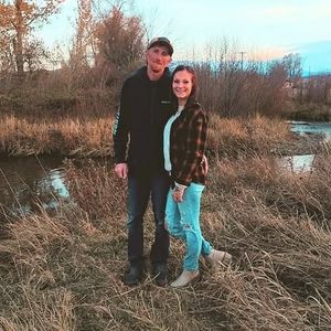 Meet your Posher, Kasandra